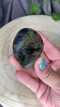 Load and play video in Gallery viewer, Labradorite Pendent
